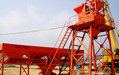 Small concrete mixing plant producing in winter